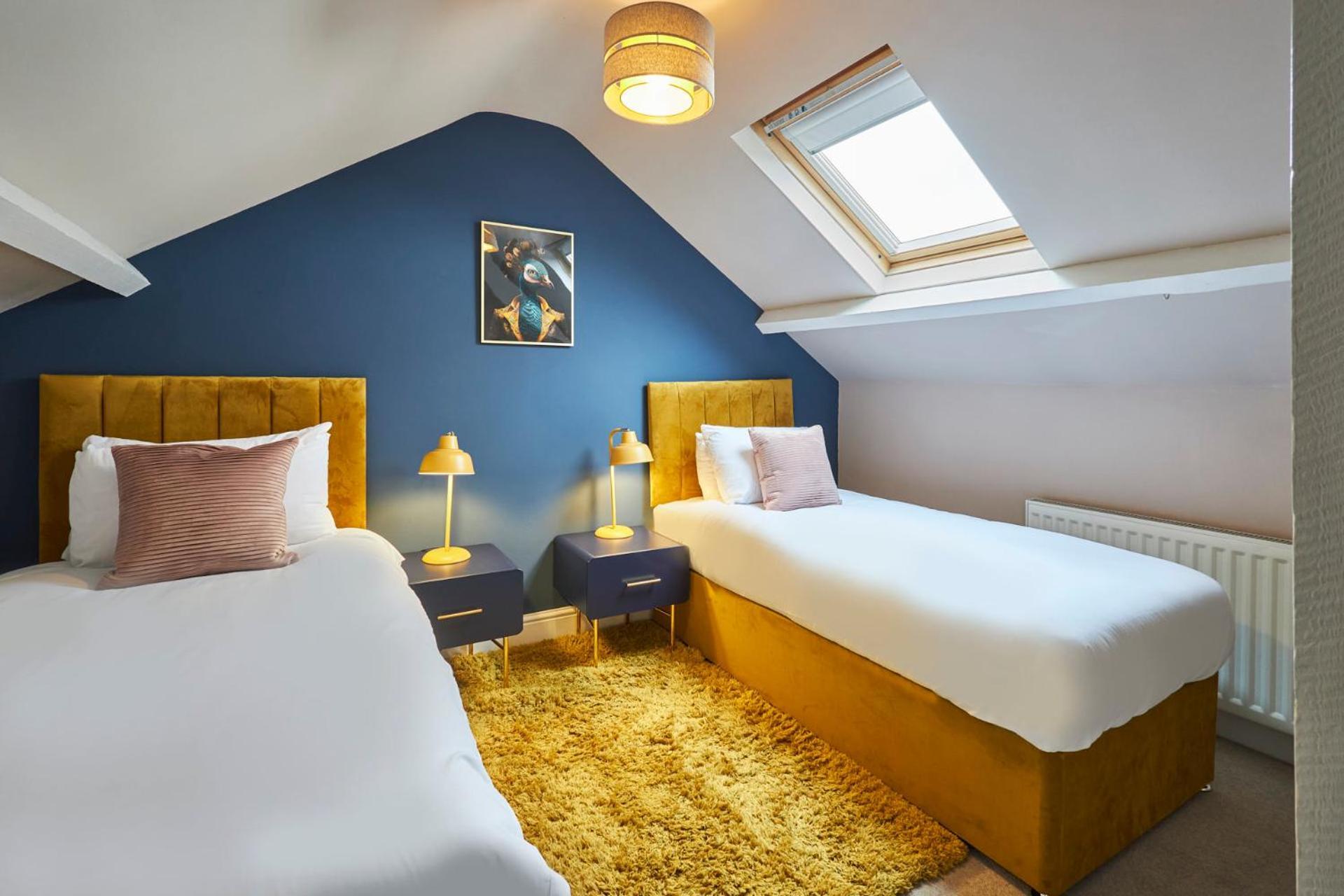 Host & - Oliver's Den Alnwick